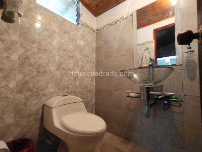 Casa de 5 alcobas en venta en Tequendama, Cali, 269 m² · foto 11 de 20