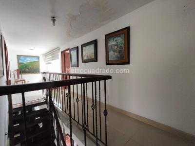 Casa de 5 alcobas en venta en Tequendama, Cali, 269 m² · foto 15 de 20
