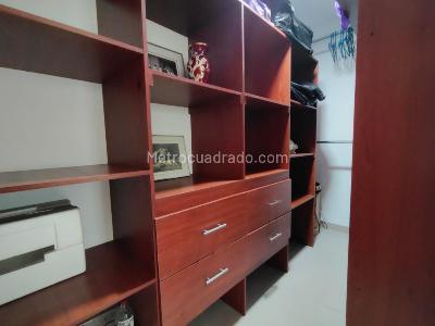 Casa de 5 alcobas en venta en Tequendama, Cali, 269 m² · foto 18 de 20