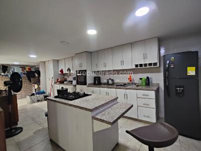 Casa de 3 alcobas en venta en Urbanizacion La Merced, Cali, 185 m² · foto 7 de 17