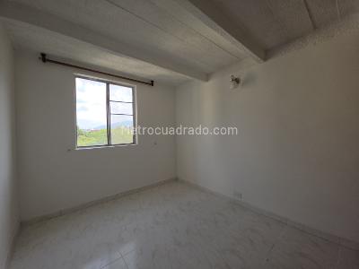 Apartamento de 2 alcobas en venta en Primero De Mayo, Cali, 62 m² · foto 9 de 14