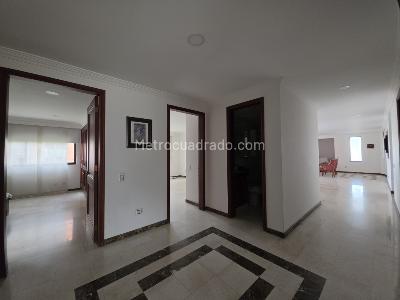 Apartamento de 3 alcobas en venta en Centenario, Cali, 152 m² · foto 11 de 20