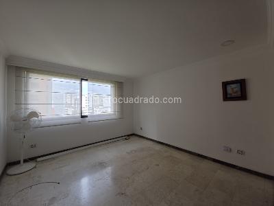 Apartamento de 3 alcobas en venta en Centenario, Cali, 152 m² · foto 16 de 20