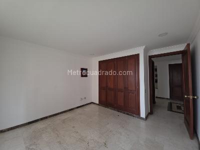 Apartamento de 3 alcobas en venta en Centenario, Cali, 152 m² · foto 17 de 20