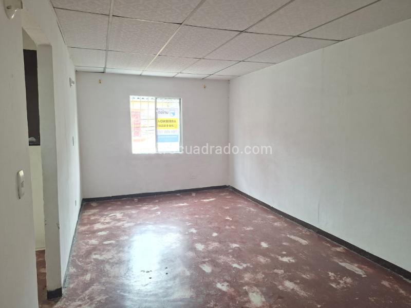 Casa – Cali, Villa del Lago, Comuna 13 - Más