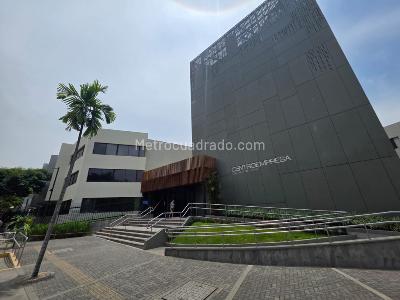 Office for rent in Urbanizacion La Flora, Cali