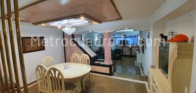 Casa de 4 alcobas en venta en Nicolas De Federman, Bogotá, 237 m² · foto 2 de 19