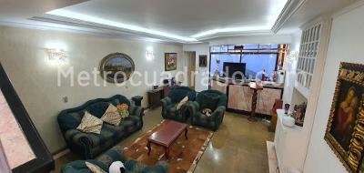 Casa de 4 alcobas en venta en Nicolas De Federman, Bogotá, 237 m² · foto 3 de 19