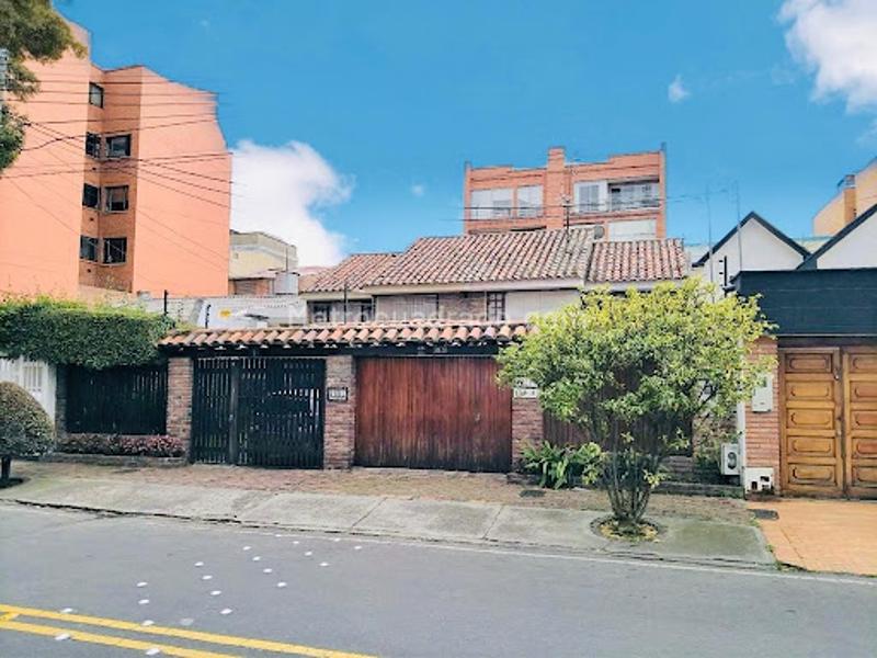 Venta de Casa en Santa barbara central - Bogotá . - 633-M3342805