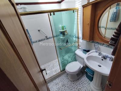 Casa de 5 alcobas en venta en Jose Joaquin Vargas, Bogotá, 225 m² · foto 11 de 20