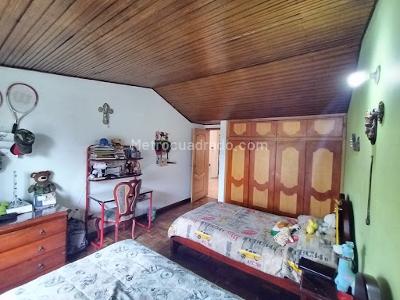 Casa de 5 alcobas en venta en Jose Joaquin Vargas, Bogotá, 225 m² · foto 9 de 20
