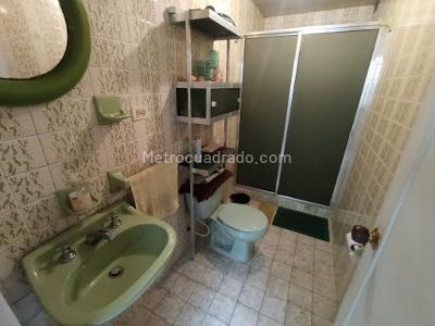 Casa de 5 alcobas en venta en Trinidad Galan, Bogotá, 253 m² · foto 18 de 20