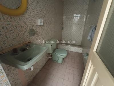 Casa de 5 alcobas en venta en Trinidad Galan, Bogotá, 253 m² · foto 9 de 20