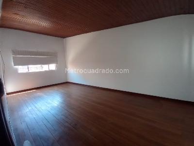 Casa de 5 alcobas en venta en La Soledad Norte, Bogotá, 254 m² · foto 10 de 20