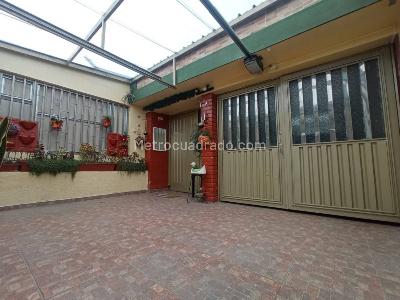 Casa de 5 alcobas en venta en Campin, Bogotá, 345 m² · foto 2 de 20