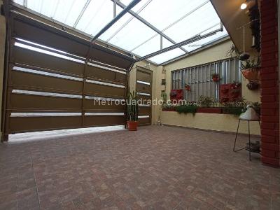 Casa de 5 alcobas en venta en Campin, Bogotá, 345 m² · foto 3 de 20