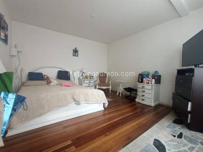Casa de 5 alcobas en venta en Rafael Uribe, Bogotá, 492 m² · foto 12 de 20