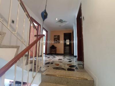 Casa de 5 alcobas en venta en Rafael Uribe, Bogotá, 492 m² · foto 15 de 20