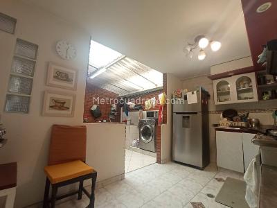 Casa de 5 alcobas en venta en Rafael Uribe, Bogotá, 492 m² · foto 19 de 20