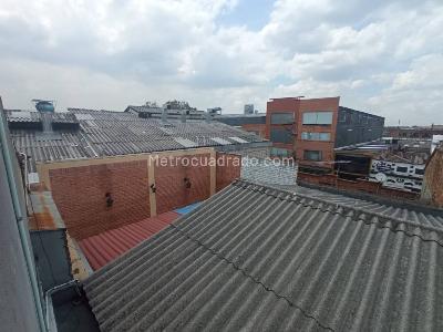 Casa de 5 alcobas en venta en Rafael Uribe, Bogotá, 335 m² · foto 10 de 10