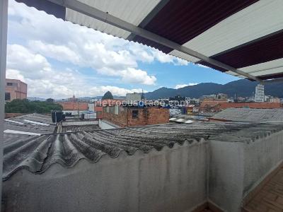 Casa de 5 alcobas en venta en Rafael Uribe, Bogotá, 335 m² · foto 6 de 10