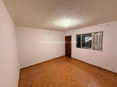 Casa de 5 alcobas en venta en Patio Bonito I, Bogotá, 84 m² · foto 9 de 10