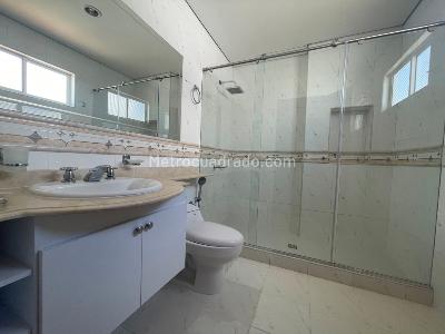 Casa de 4 alcobas en venta en Cuidad Jardin, Cali, 243 m² · foto 14 de 20