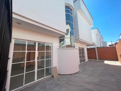 Casa de 4 alcobas en venta en Cuidad Jardin, Cali, 243 m² · foto 2 de 20