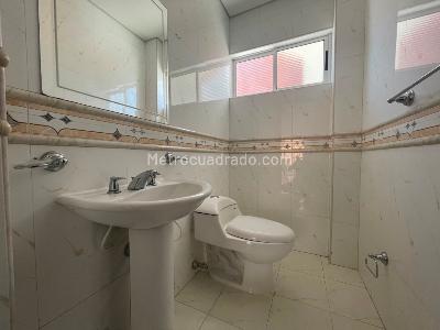 Casa de 4 alcobas en venta en Cuidad Jardin, Cali, 243 m² · foto 8 de 20