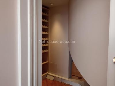 Apartamento de 4 alcobas en venta en La Cabrera, Bogotá, 421 m² · foto 4 de 20