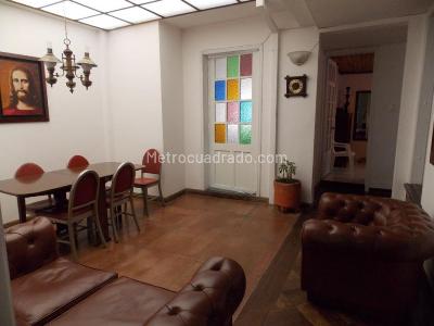 Casa de 5 alcobas en venta en Quinta Camacho, Bogotá, 478 m² · foto 19 de 20