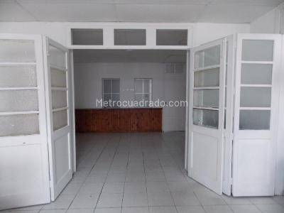 Casa de 5 alcobas en venta en Quinta Camacho, Bogotá, 478 m² · foto 3 de 20
