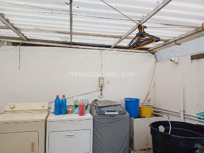 Casa de 5 alcobas en venta en Normandia, Bogotá, 480 m² · foto 8 de 11