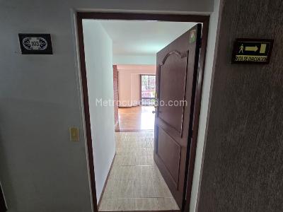 Apartamento de 1 alcoba en arriendo en Niza, Bogotá, 51 m² · foto 2 de 18