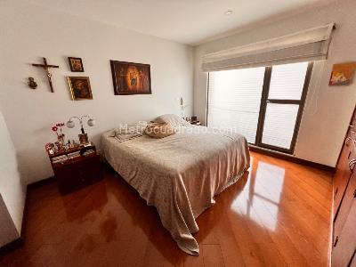 Apartamento de 3 alcobas en venta en Chico Navarra, Bogotá, 218 m² · foto 13 de 20