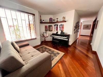 Apartamento de 3 alcobas en venta en Chico Navarra, Bogotá, 218 m² · foto 19 de 20