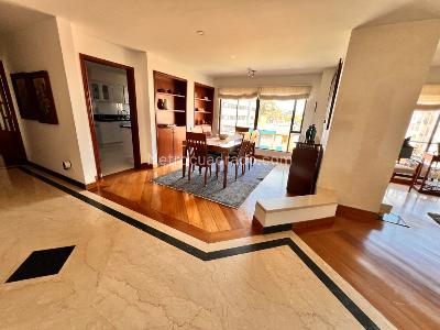 Apartamento de 3 alcobas en venta en Chico Navarra, Bogotá, 218 m² · foto 3 de 20