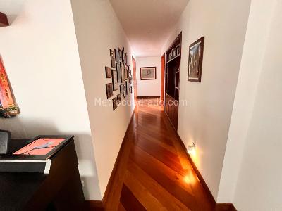 Apartamento de 3 alcobas en venta en Chico Navarra, Bogotá, 218 m² · foto 9 de 20