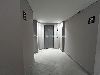 Apartamento de 1 alcoba en venta en Chico Autopista, Bogotá, 44 m² · foto 14 de 15