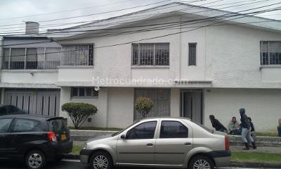Casa de 5 alcobas en venta en Los Andes, Bogotá, 319 m² · foto 4 de 20