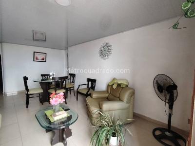 Apartamento de 3 alcobas en venta en Parrales, Ibagué, 85 m² · foto 2 de 20