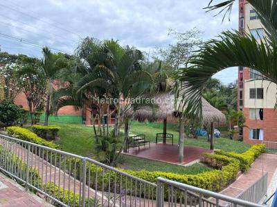 Apartamento de 3 alcobas en venta en El Salado, Ibagué, 51 m² · foto 2 de 20
