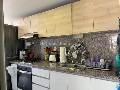 Apartamento de 3 alcobas en venta en Parrales, Ibagué, 170 m² · foto 2 de 18