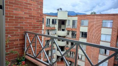 Apartamento de 3 alcobas en venta en Parrales, Ibagué, 77 m² · foto 10 de 20