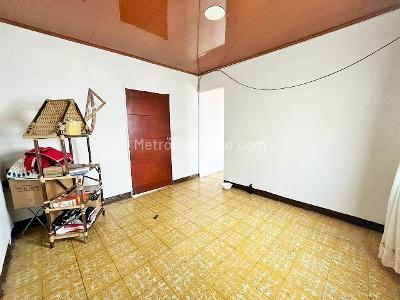 Casa de 4 alcobas en venta en Claret, Ibagué, 337 m² · foto 3 de 20