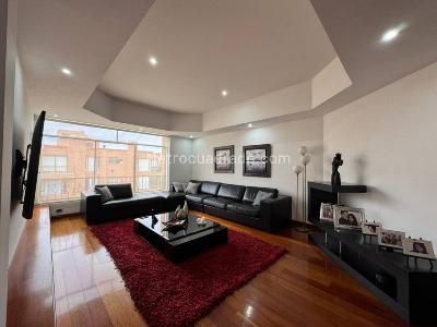 Apartamento de 5 alcobas en venta en San Patricio, Bogotá, 510 m² · foto 2 de 20