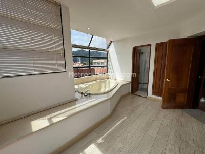 Apartamento de 5 alcobas en venta en San Patricio, Bogotá, 510 m² · foto 17 de 20