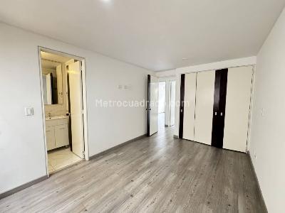 Apartamento en venta en Santa Barbara Central, Bogotá · foto 14 de 20