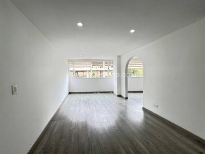 Apartamento en venta en Santa Barbara Central, Bogotá · foto 4 de 20