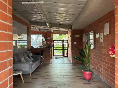 Apartamento de 3 alcobas en venta en La Samaria, Ibagué, 45 m² · foto 2 de 14